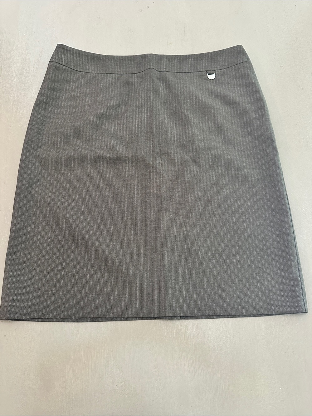 NWT New York & Company Pinstripe Stretch Pencil Skirt Gray Size 10 Workwear